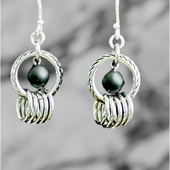 EUC! UNIQUE BLACK AND SILVER CIRCLES DROP EARRINGS - Picture 6 of 7